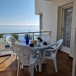 Comodo Con Terraza A 200 M De La Playa - Hisp-236-176 דירה *