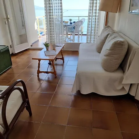 Comodo Con Terraza A 200 M De La Playa - Hisp-236-176 *