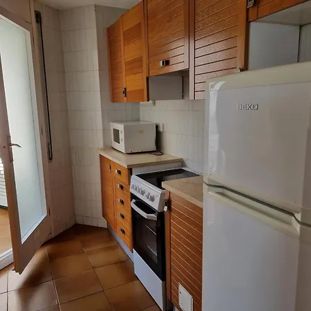 Comodo Con Terraza A 200 M De La Playa - Hisp-236-176
