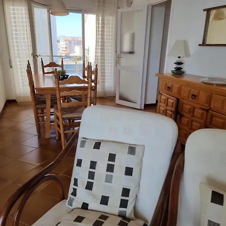 Comodo Con Terraza A 200 M De La Playa - Hisp-236-176 شقة *