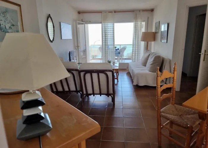 Comodo Con Terraza A 200 M De La Playa - Hisp-236-176 *