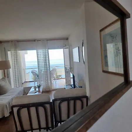 Comodo Con Terraza A 200 M De La Playa - Hisp-236-176 شقة Torroella de Montgrí